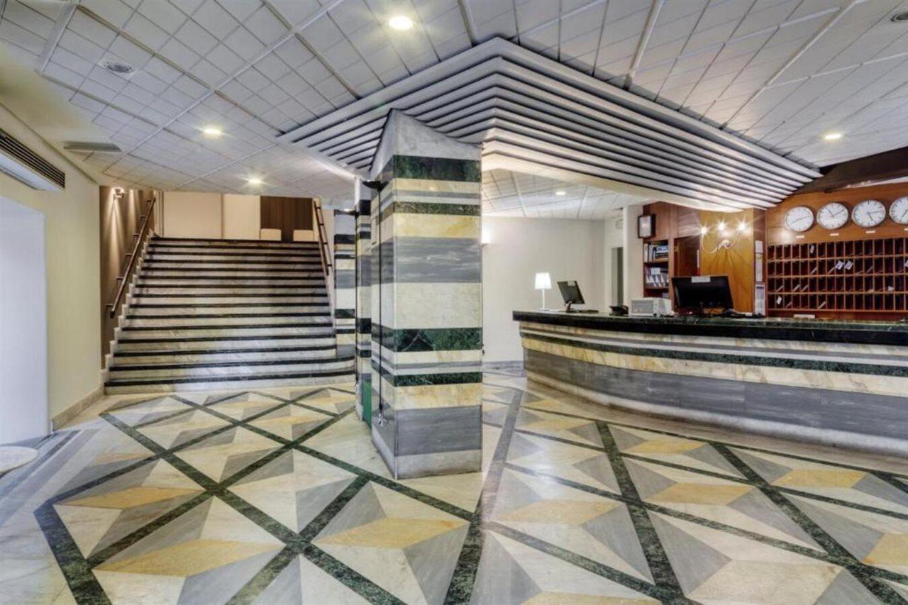 Carlton Hotel 4*