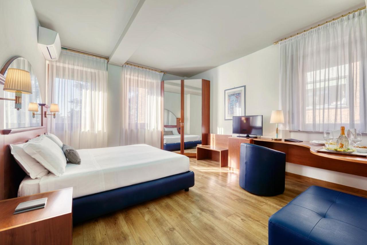 Carlton Hotel 4*