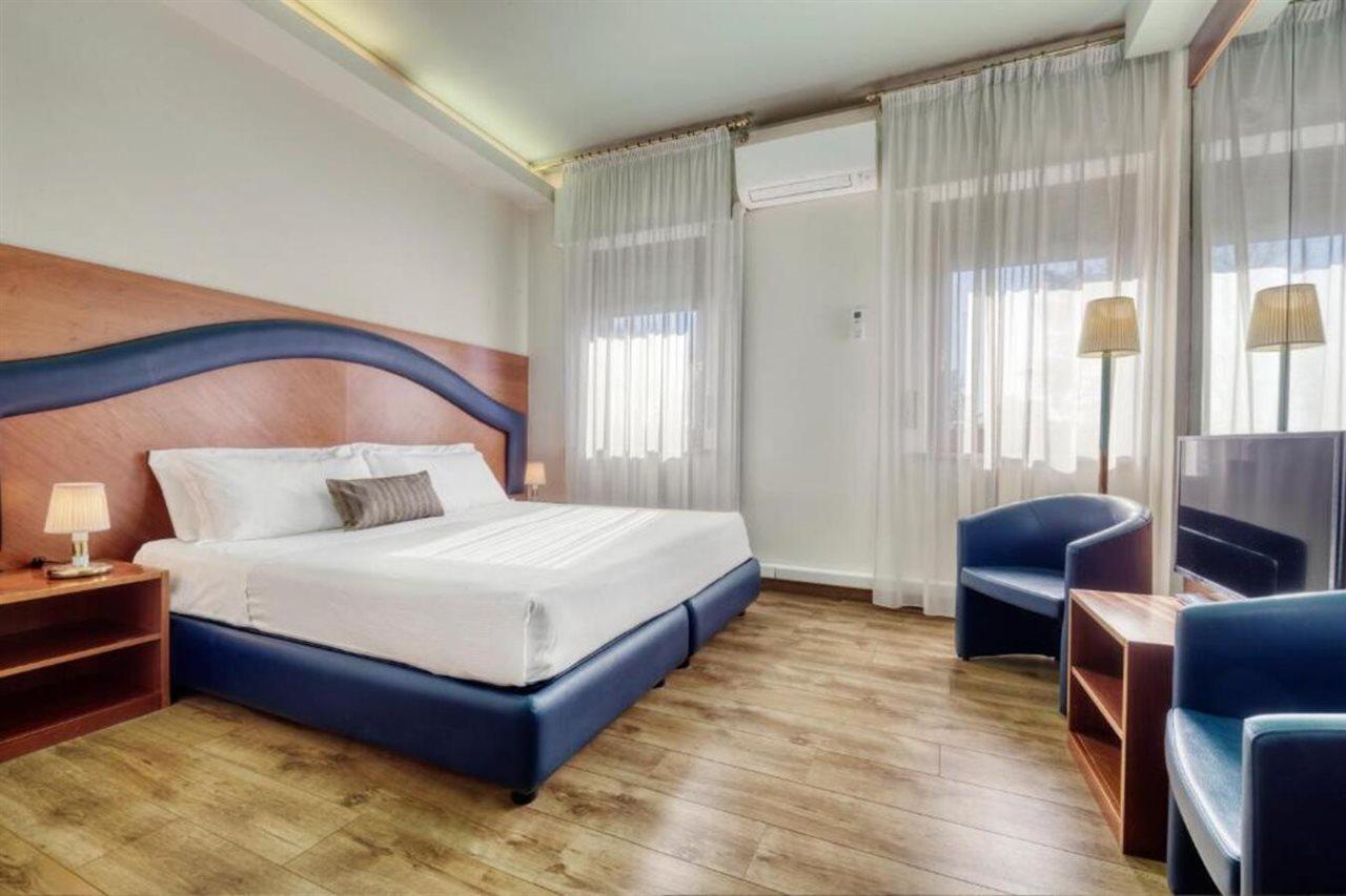 Carlton Hotel